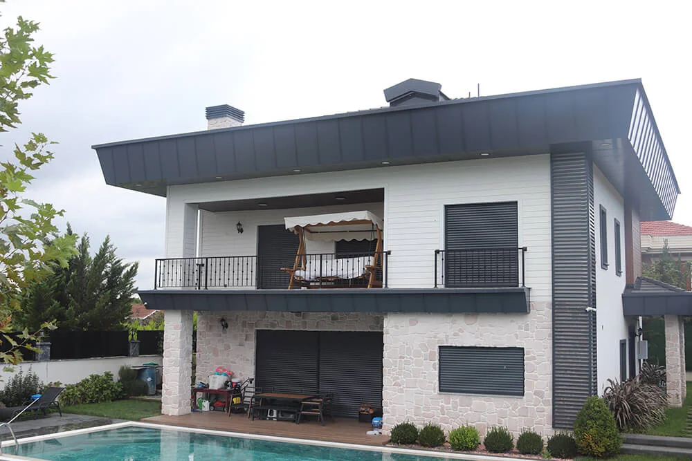 Dış mekânda villa dekoratif kültür taşı modelleri