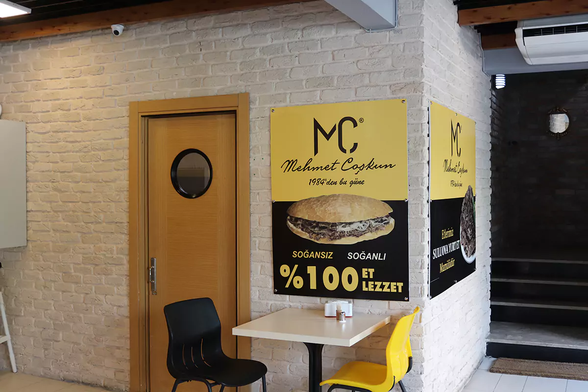 Kafe / Restoran dekoratif taş ve tuğla uygulaması